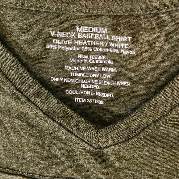 Women's V-Neck Baseball Tshirt Size Medium NWOT - Picture 3 of 3